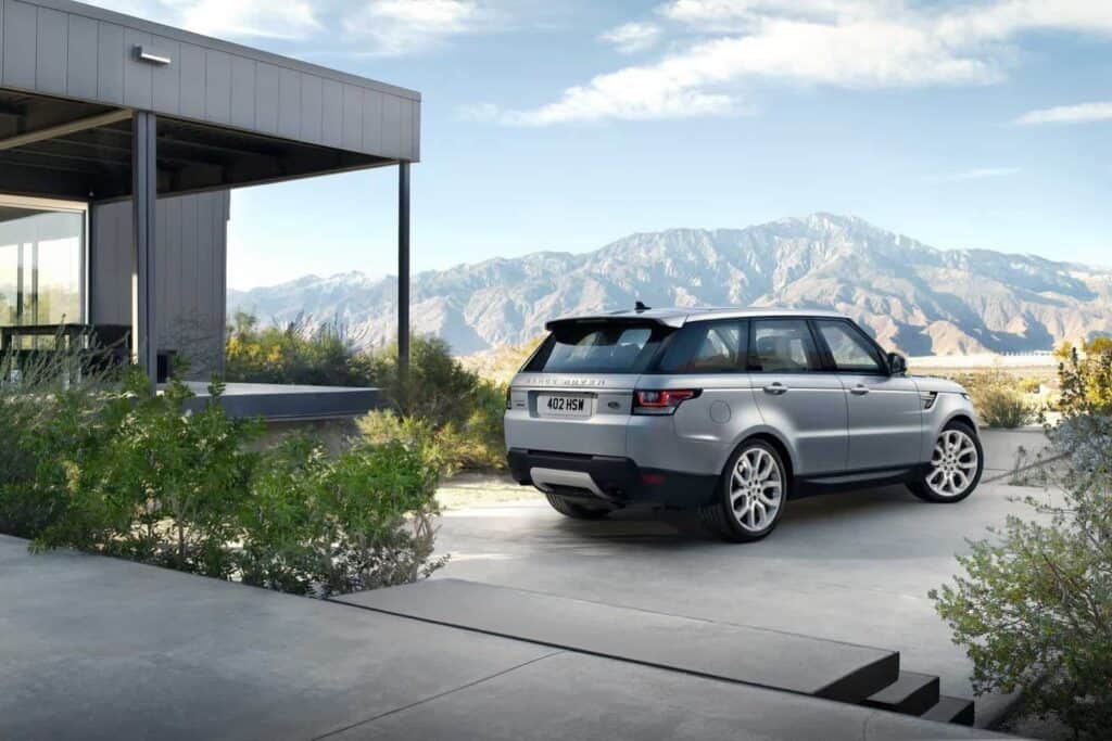 2014 Range Rover Sport: Lighter, Faster, & Sexier 5 2014 Range Rover Sport Back