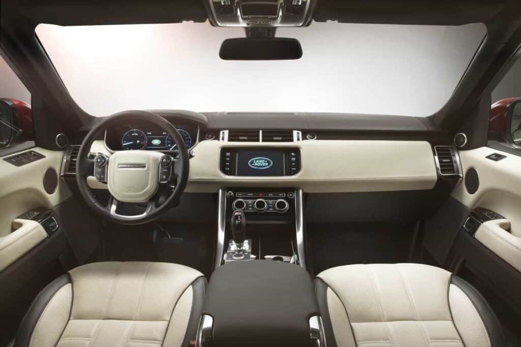 2014 Range Rover Sport: Lighter, Faster, & Sexier 8 2014 Range Rover Sport Interior