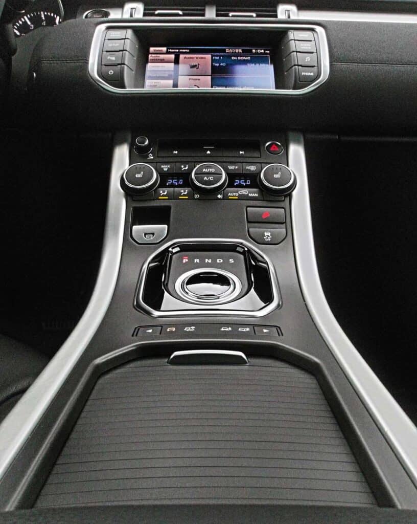 Range Rover Evoque Coupe guages