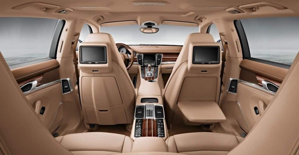 2014 Porsche Panamera L interior