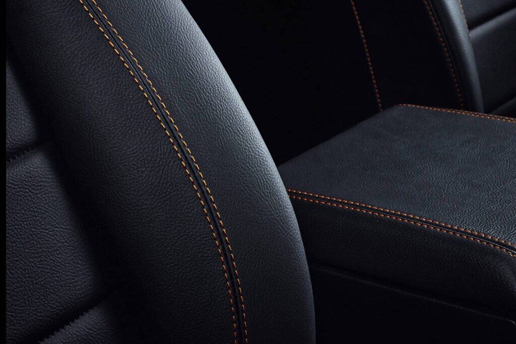 Land Rover Defender LXV 7