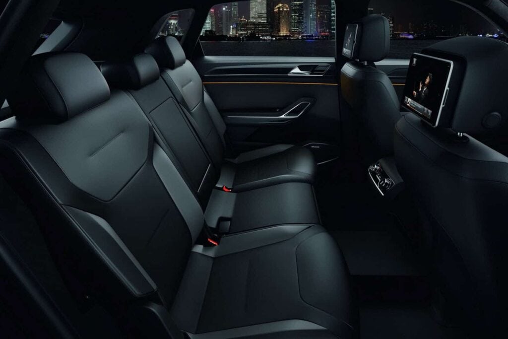 VW CrossBlue Coupe SUV Cabin