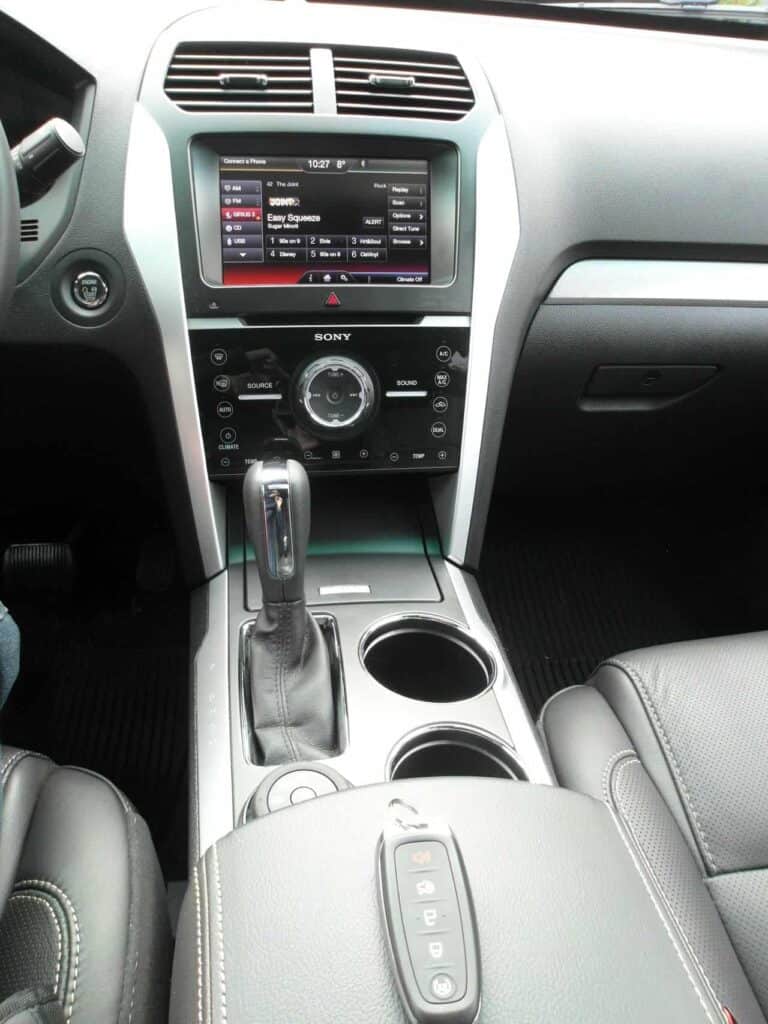 2013 Ford Explorer Sport center console