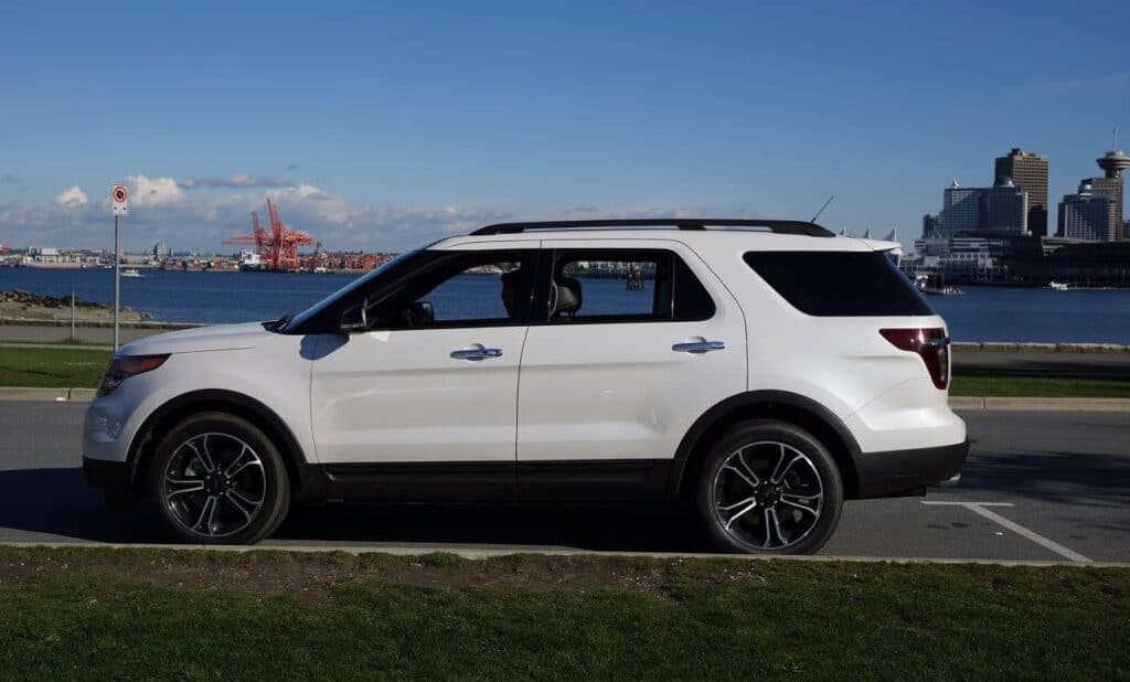2013 Ford Explorer Sport side
