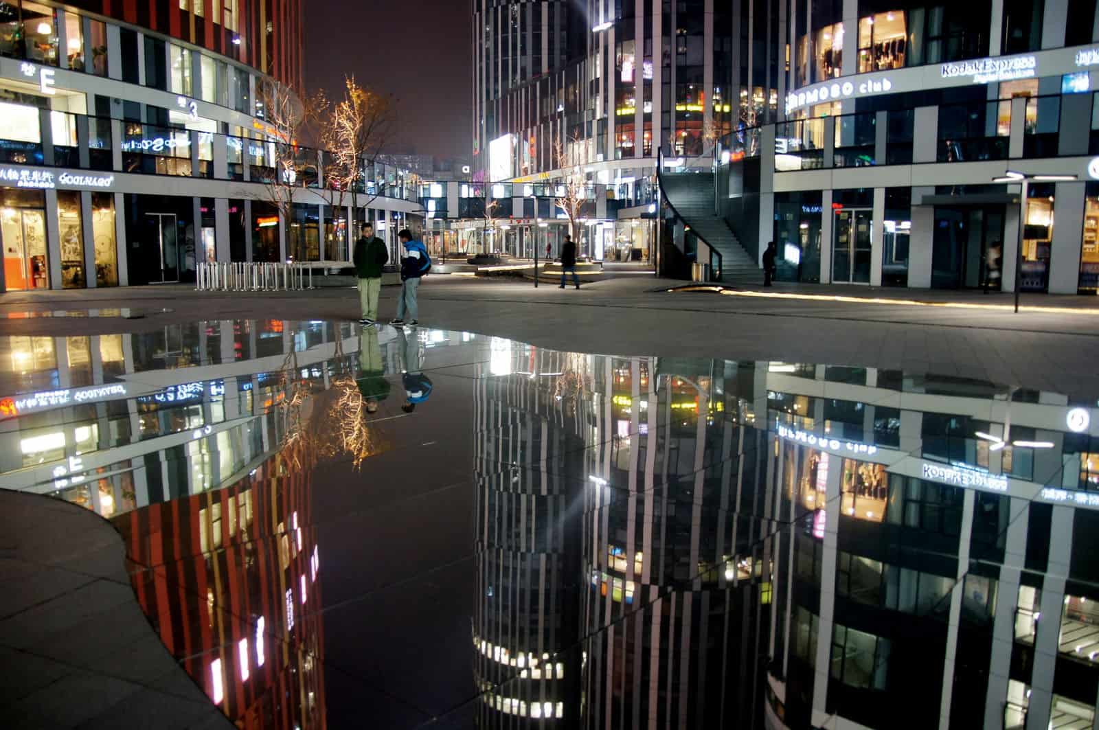 China’s Lost Lakes Aren’t Made of Water – Giant Mirrors Reflect on the City
