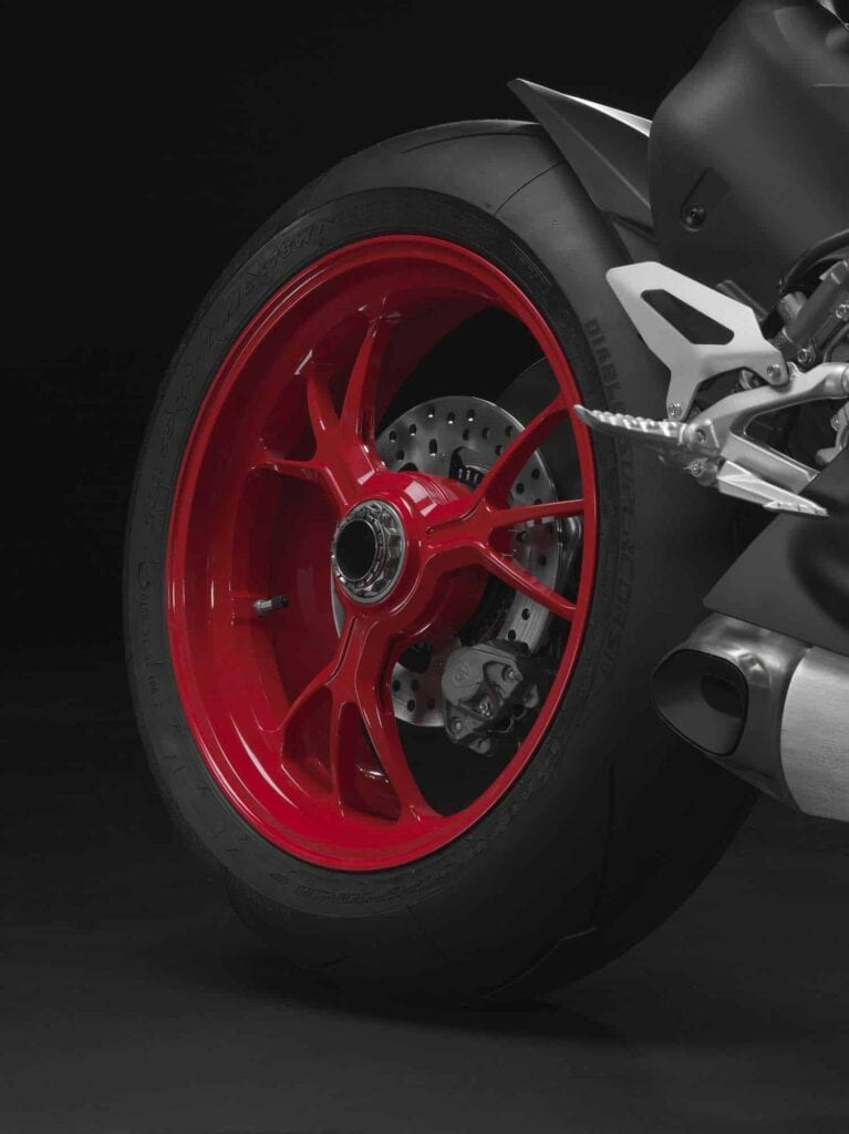 Ducati 1199 Panigale S Senna 7