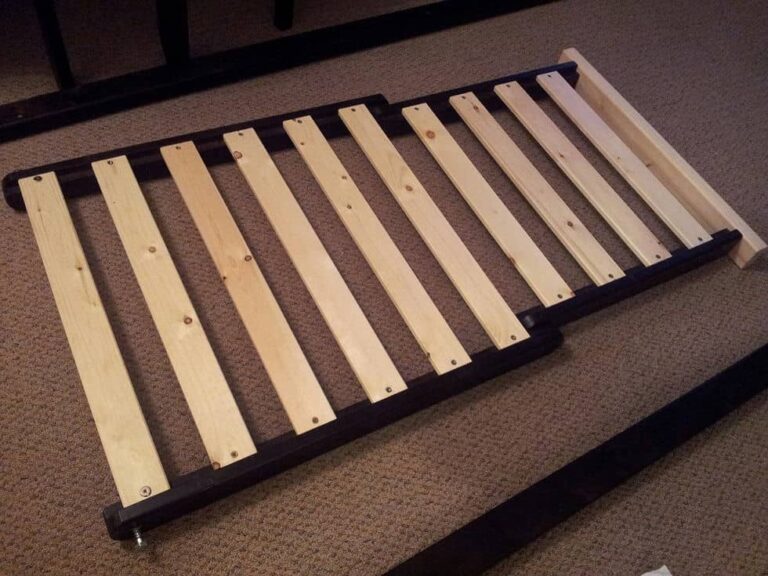 Figo's Chaise Lounge Futon With Wenge Frame