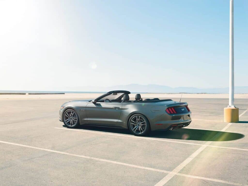 2015 Ford Mustang Convertible 2