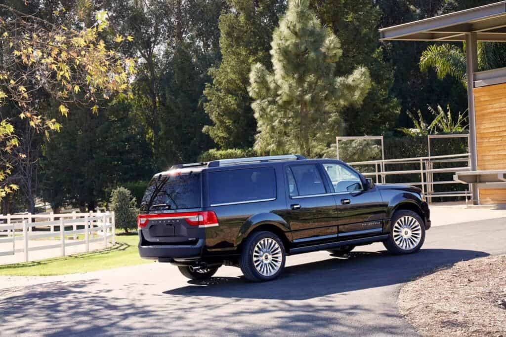 2015 Lincoln Navigator rear