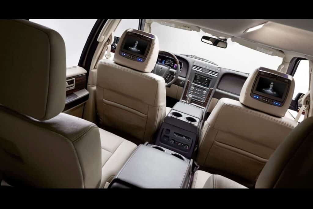 2015 Lincoln Navigator rear interior