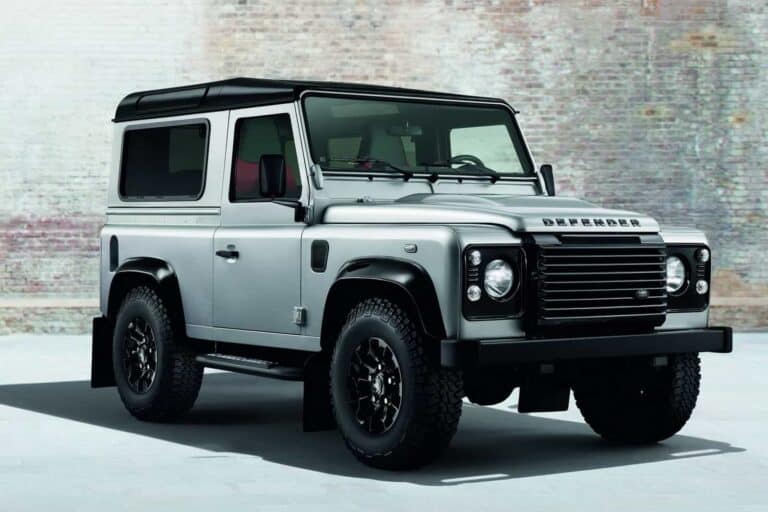 Land Rover Defender Black Pack