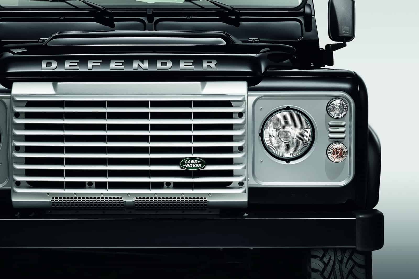Land-Rover-Defender-Silver-Pack_2