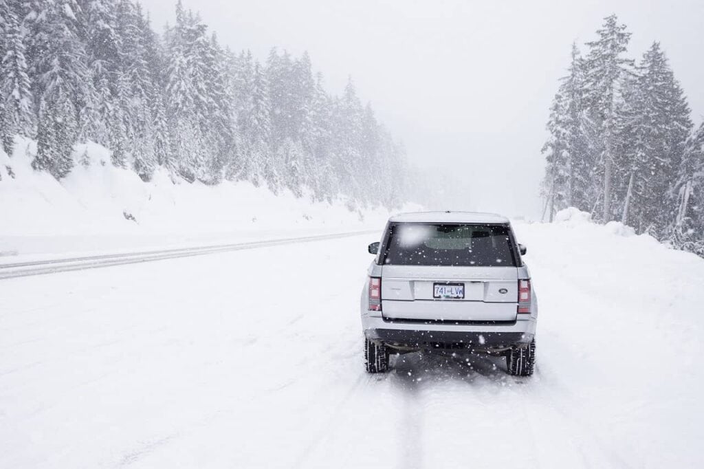 2014 Range Rover at Cyprus snow