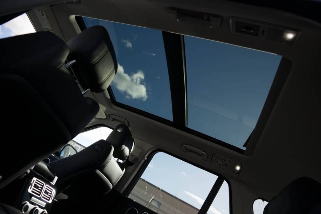 2014 Range Rover panoramic roof