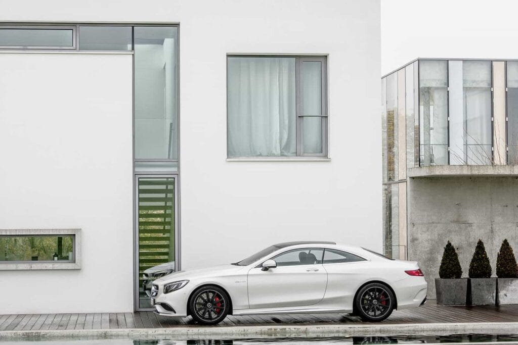 Mercedes-Benz S63 AMG 4MATIC Coupe 7 Mercedes-Benz S63 AMG 4MATIC Coupe side