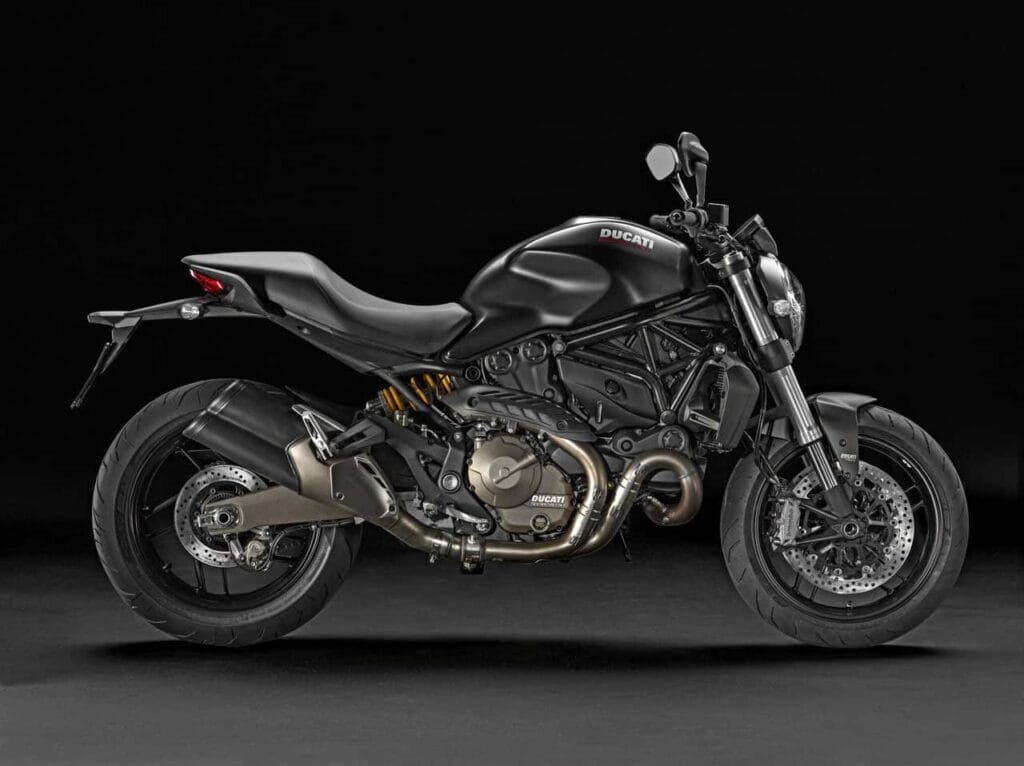 Ducati Monster 821 7