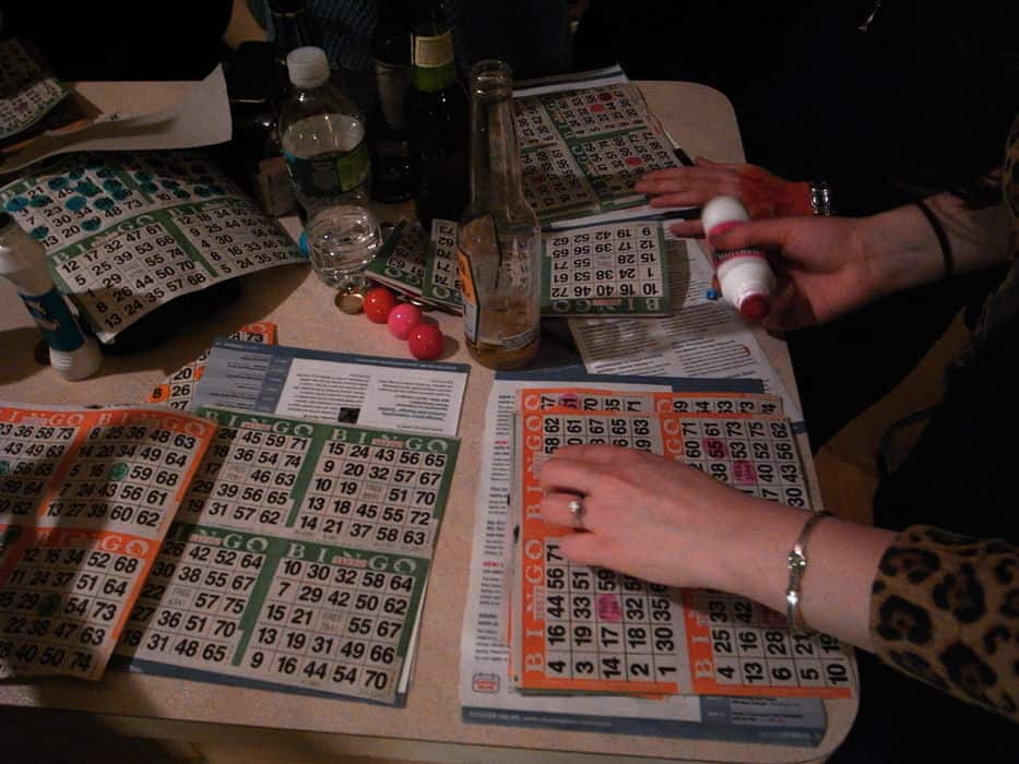 lady playing bingo