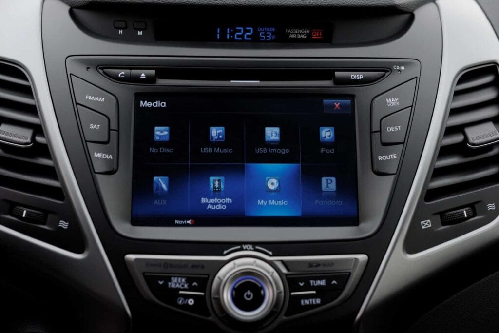 Hyundai Elantra Receives Updates For Upcoming Model 8 2015 Hyundai Elantra Audio System