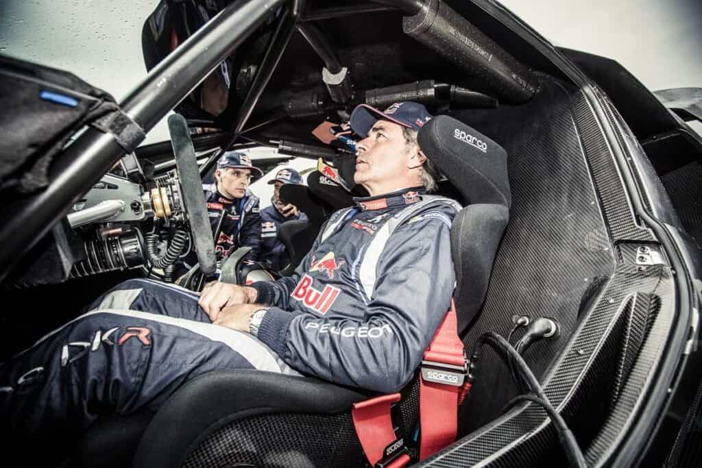 Redbull Peugeot 2008 DKR 3