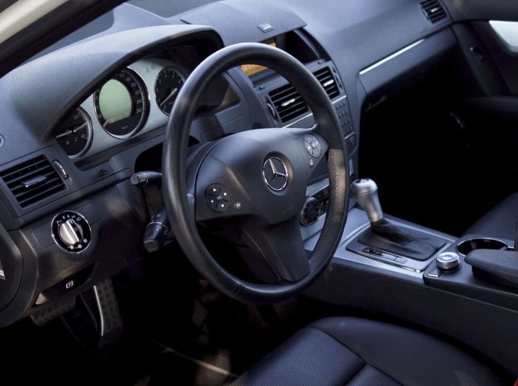 Mercedes Benz C230 4MATIC 10