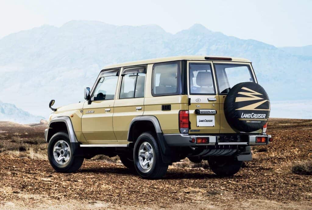 Toyota Land Cruiser 70 3