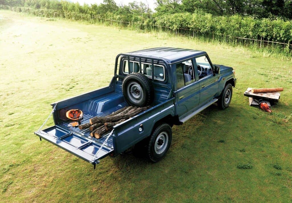 Toyota Land Cruiser 70 5