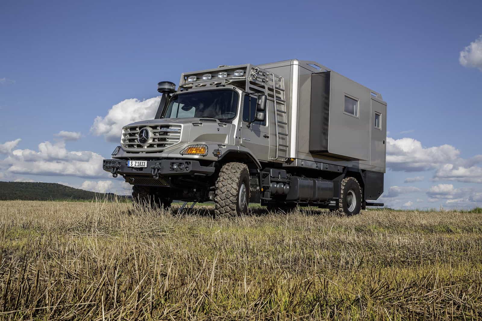 Mercedes-Benz Zetros - Luxury And Off-Road Meet 2 Mercedes Zetros