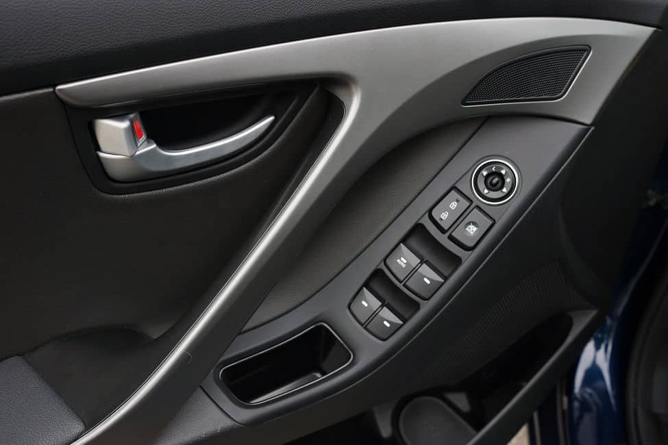 205 Hyundai Elantra door lock buttons