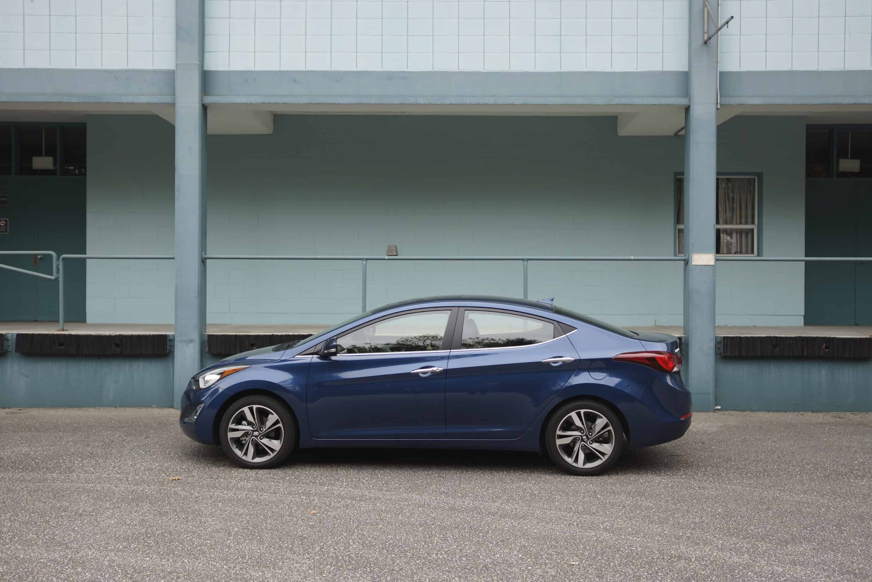 side profile Hyundai Elantra