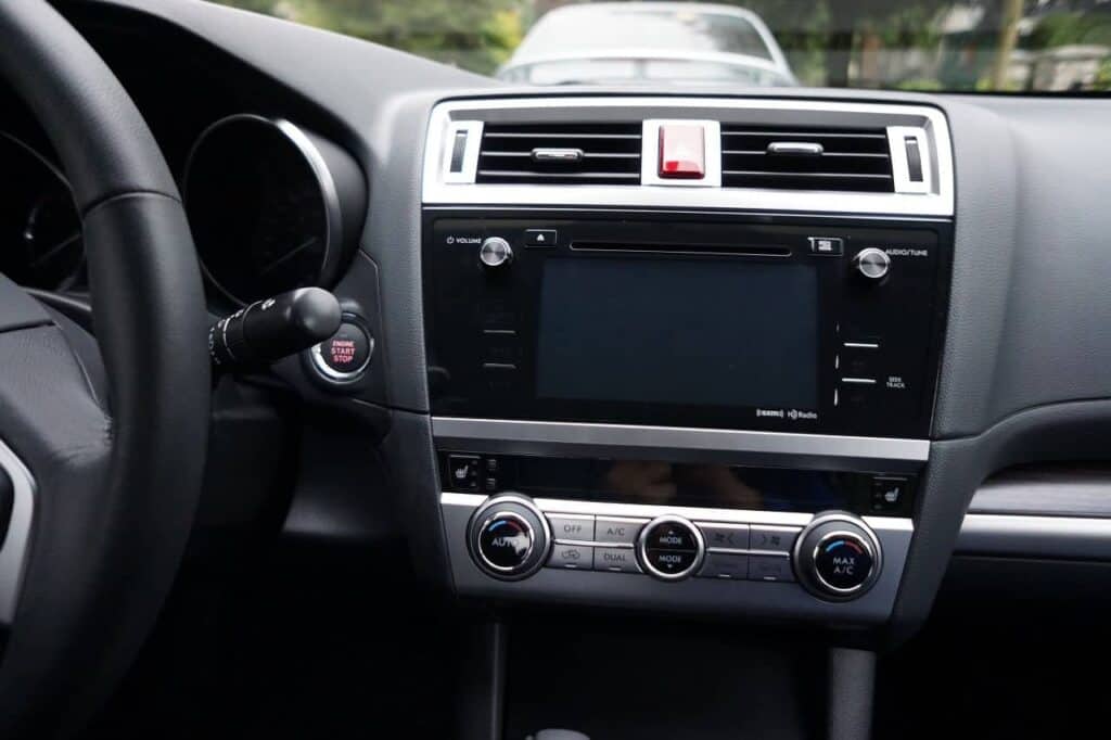 2015 Subaru Legacy 3.6R 9