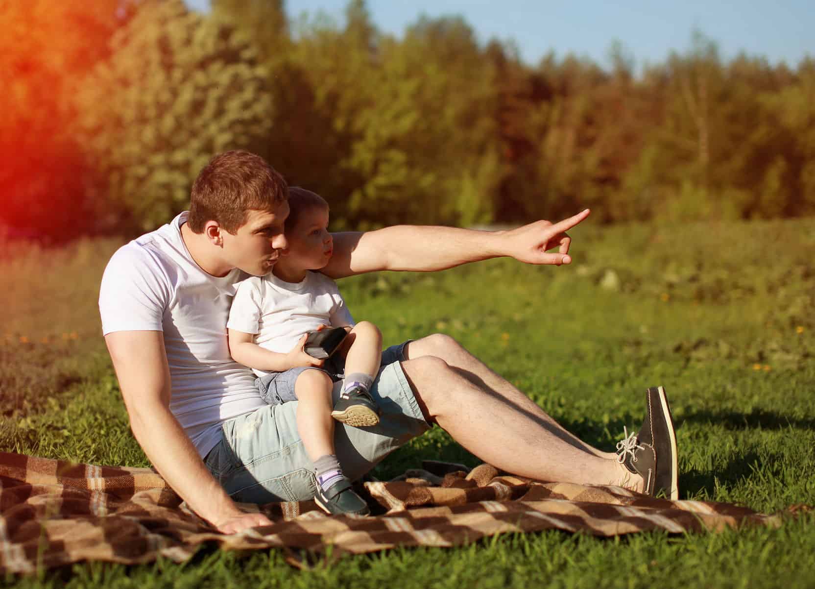 Dad allows. Юный папа. Отец юно. Сын природы. Молодые папы.