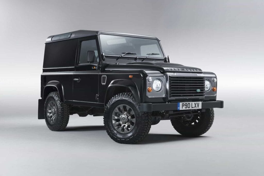 Land Rover Defender 3