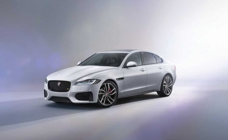 2016 Jaguar XF 1