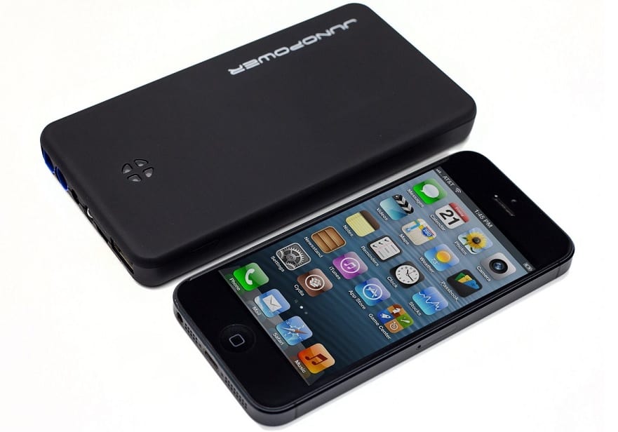 JunoJumpr - Cell Phone-Sized Battery Pack Jump Starts Your Car 3 junojumpr battery starter