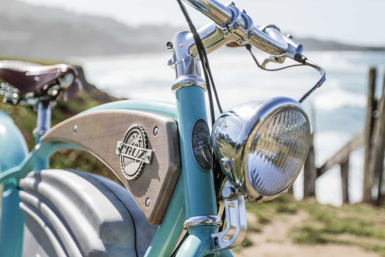 Kickin' It Old School - Cruz Vintage Electric Bicycle 3 CRUZ electric bike