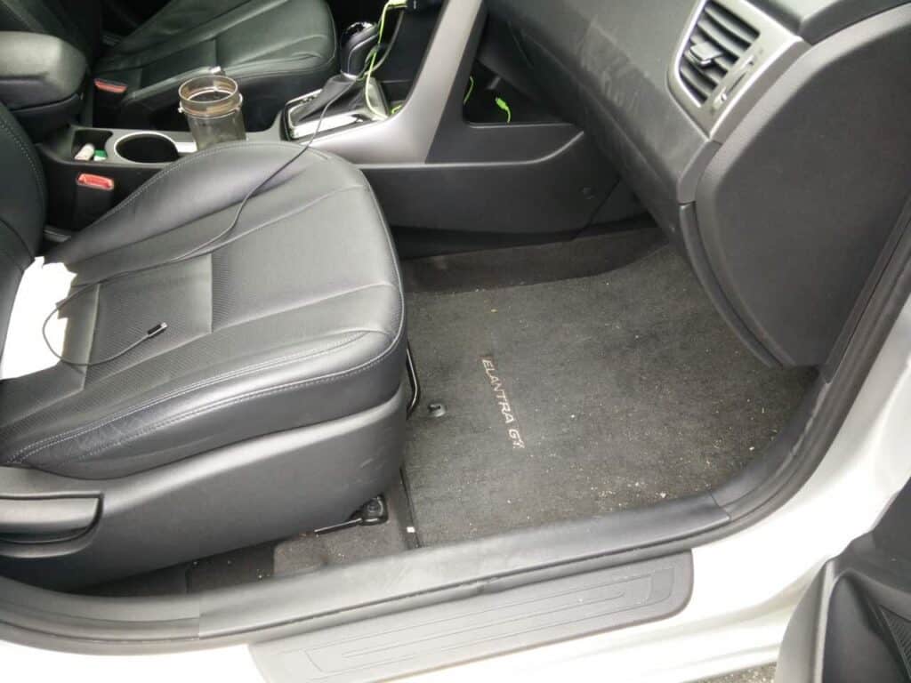 Dyson V6+ Cordless Vacuum Review 11 Dyson V6 Cordless Vacuum Review 11