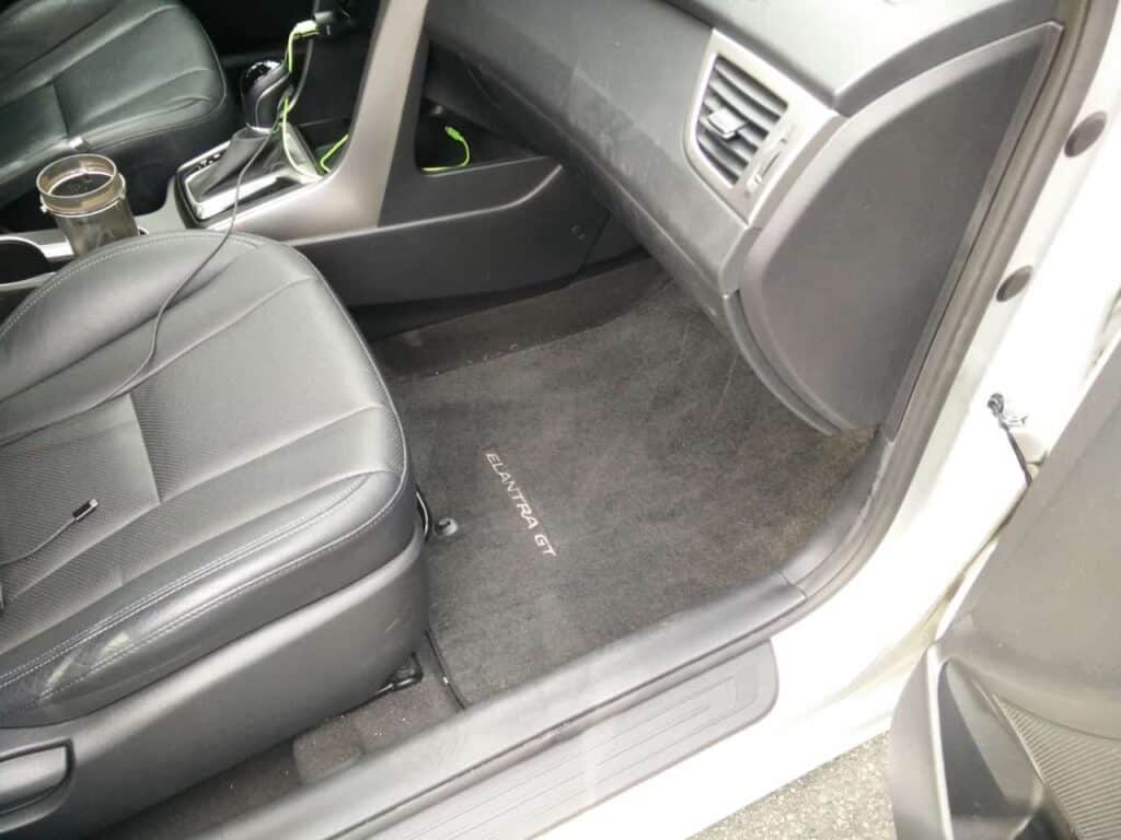 Dyson V6+ Cordless Vacuum Review 12 Dyson V6 Cordless Vacuum Review 12