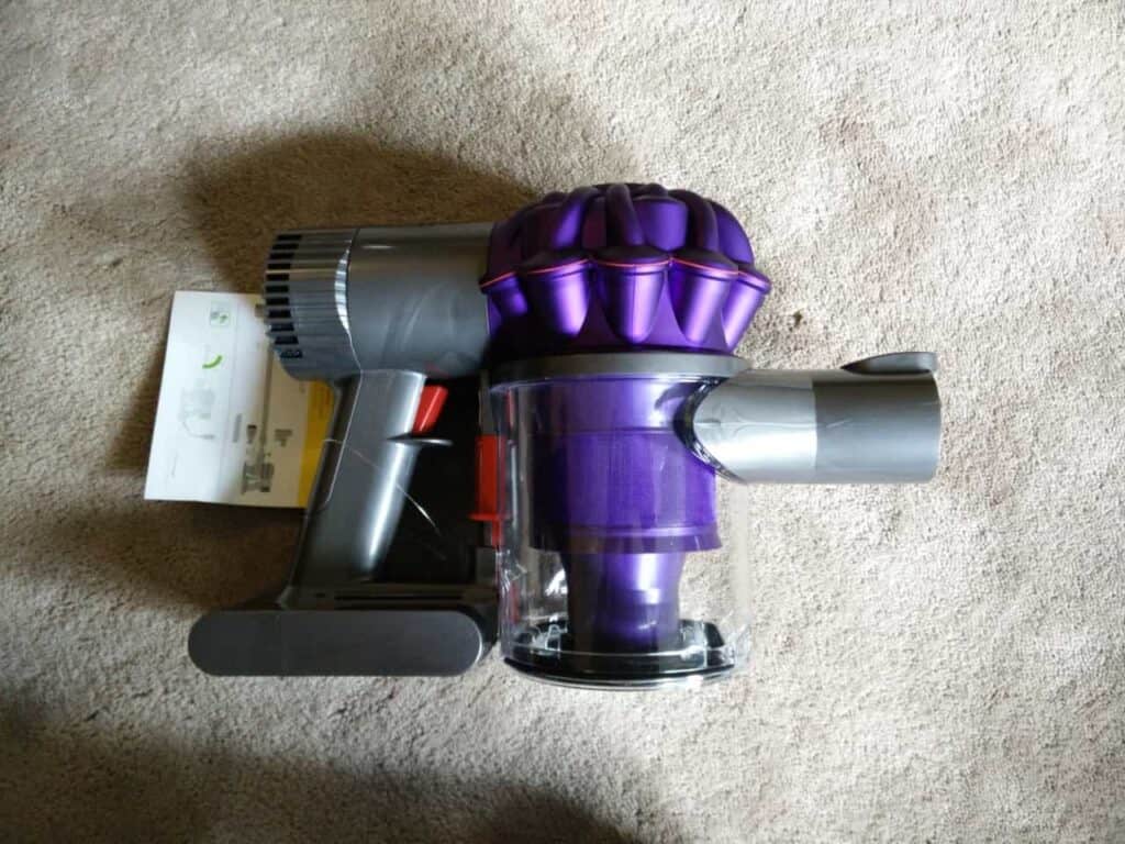 Dyson V6+ Cordless Vacuum Review 7 Dyson V6 Cordless Vacuum Review 2