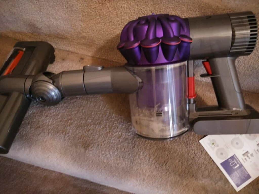 Dyson V6+ Cordless Vacuum Review 8 Dyson V6 Cordless Vacuum Review 4