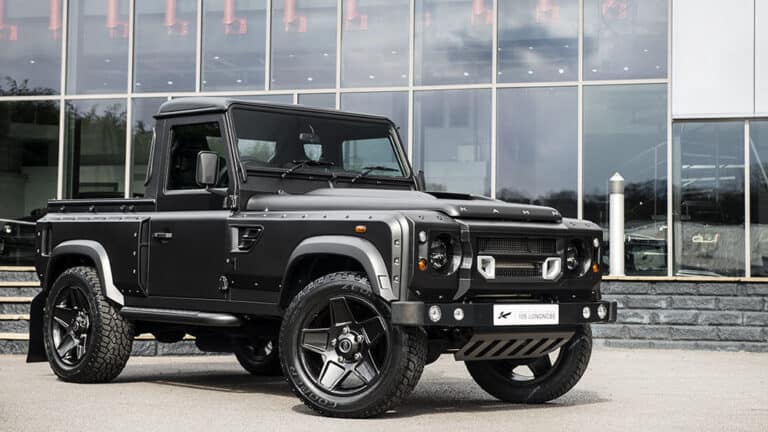 Kahn Design Defender Flying Huntsman