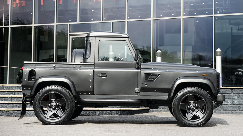 Defender flying huntsman 105 kahn design
