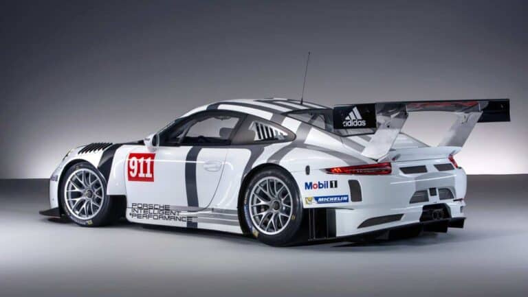 Porsche 911 GT3 R 01