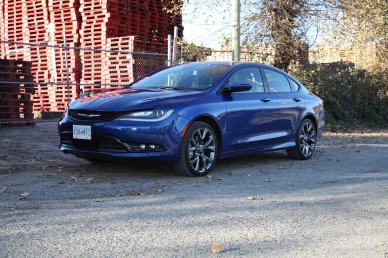 Chrysler 200 S AWD Review 1