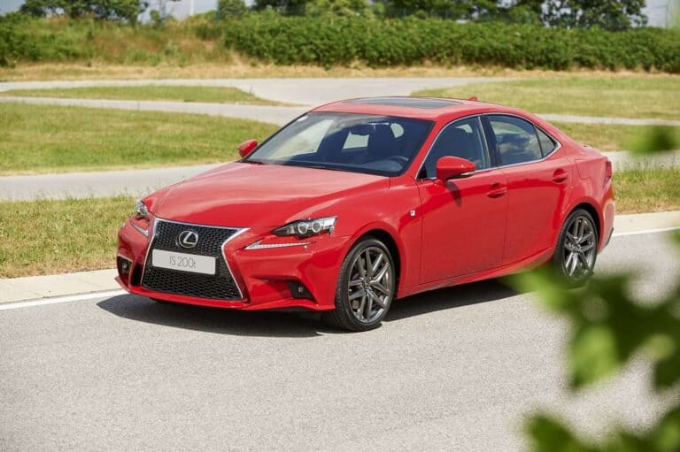 Lexus IS 200t 1