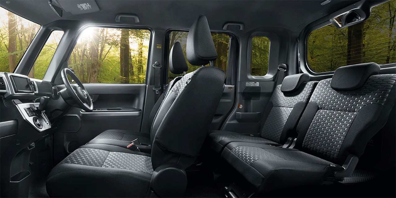 Toyota-Pixis-Mega-cabin