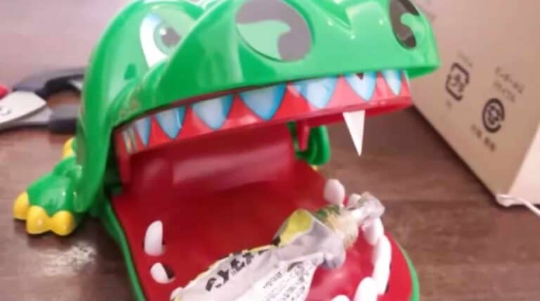 deadly croc game toy ow