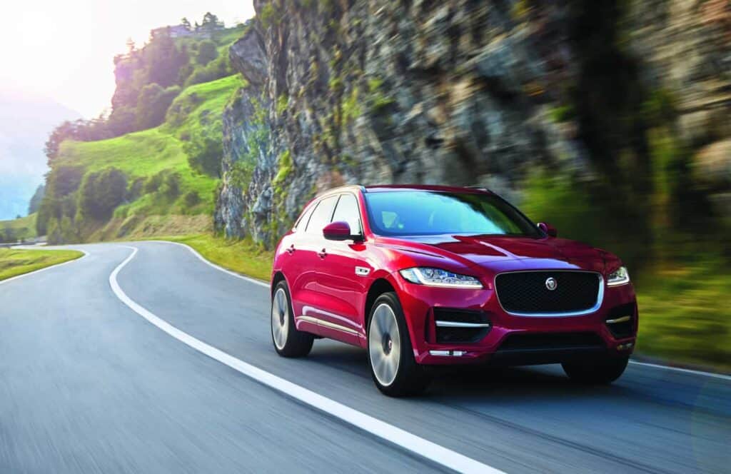 Jaguar F Pace 2