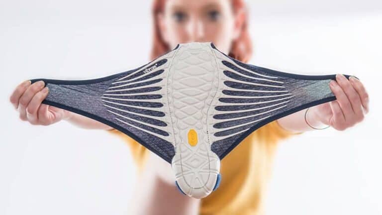 vibram furoshiki wrap on shoe01