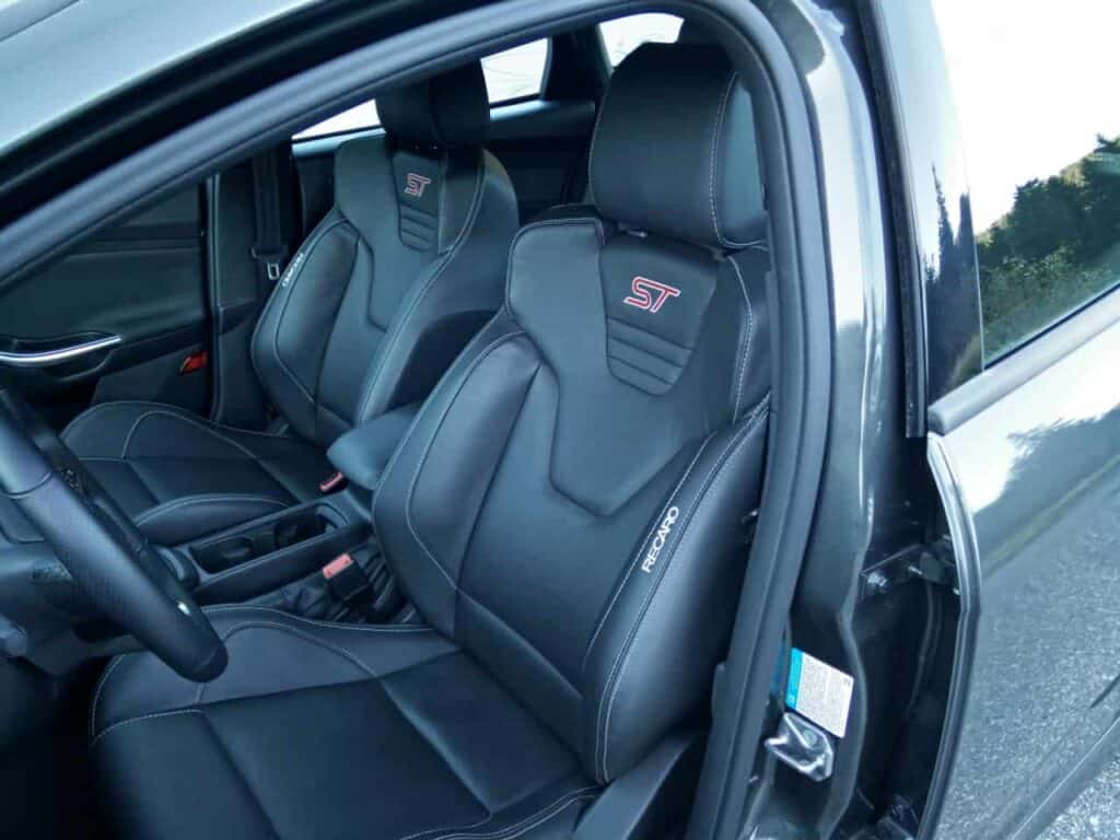 2016 Ford Focus ST Review 8