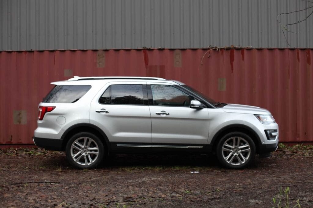 2016 Ford Explorer Limited Review 8 2016 Ford Explorer Limited Review 4